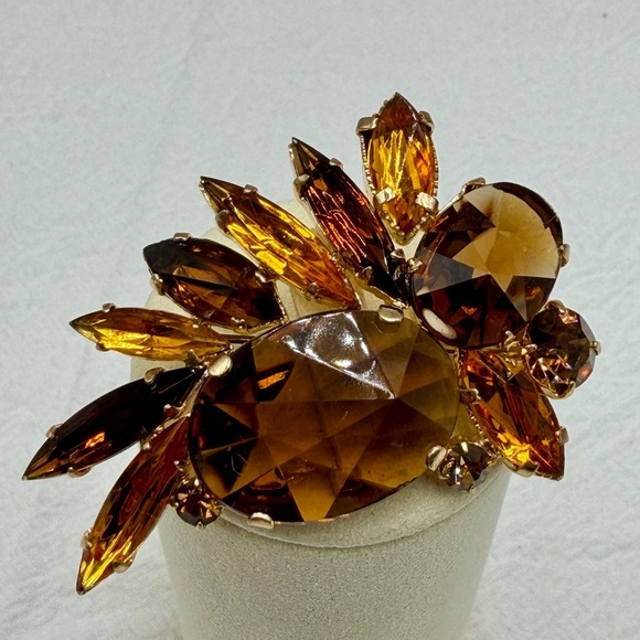 Vintage Juliana Style Amber Glass Brooch - Picture 2 of 3